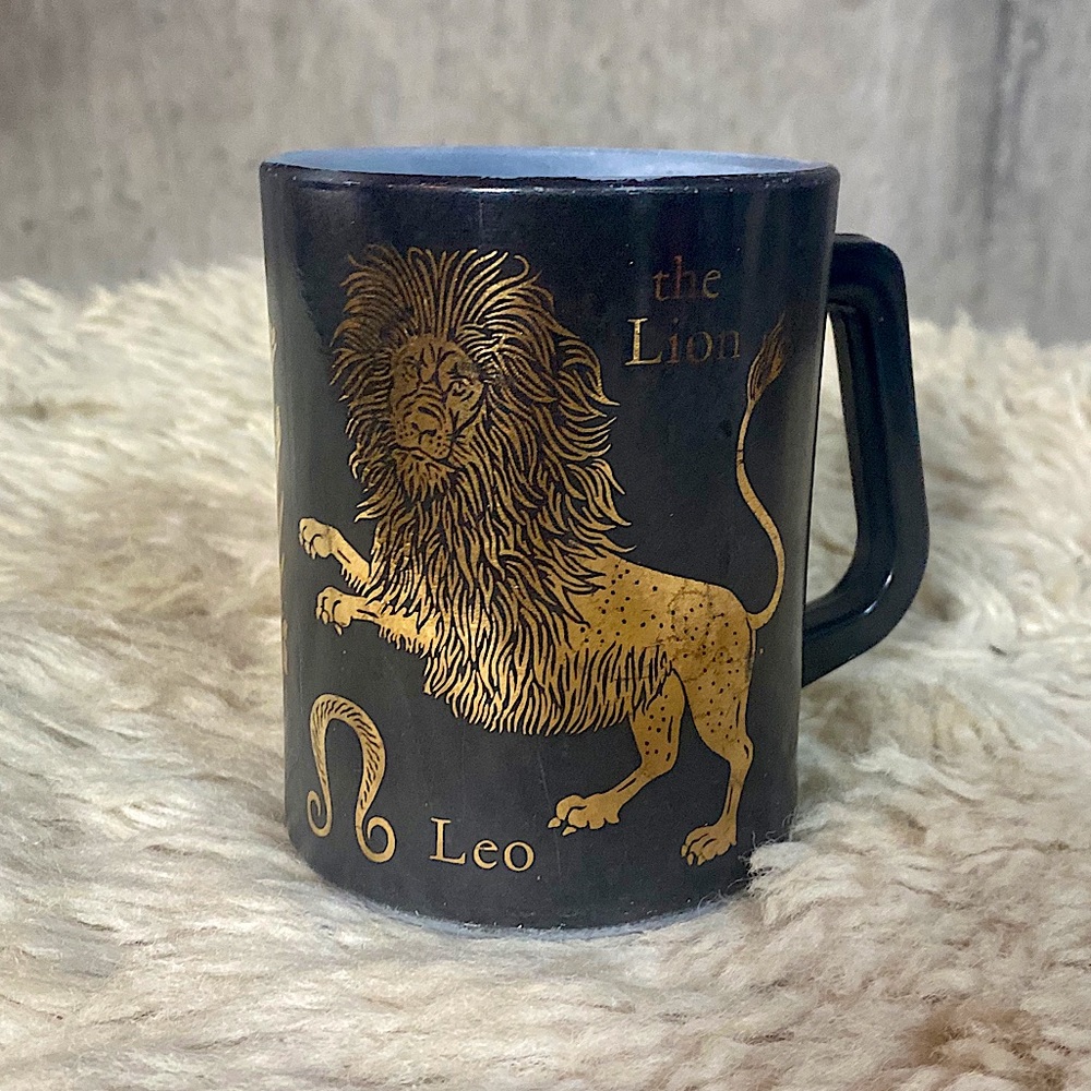 Sold-VTG MILK GLASS ZODIAC MUG - Picture 1 of 9